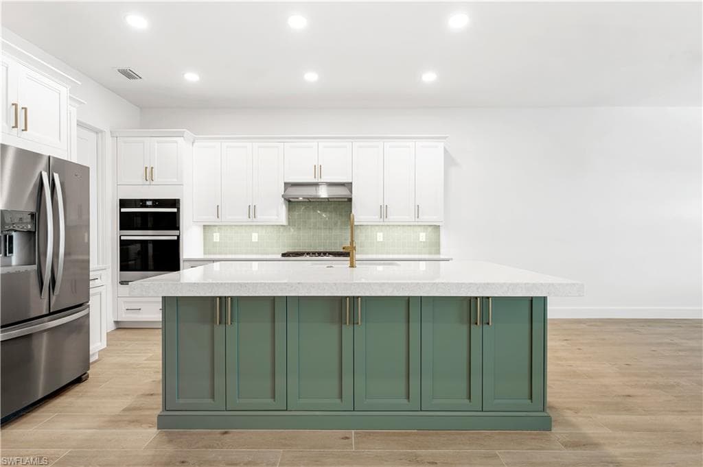 9033 Wisteria Way, Naples, FL 34114-7