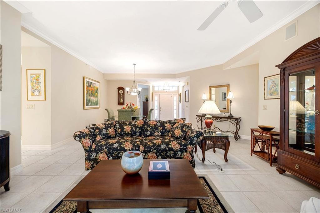 995 6th St S B1, Naples, FL 34102-9