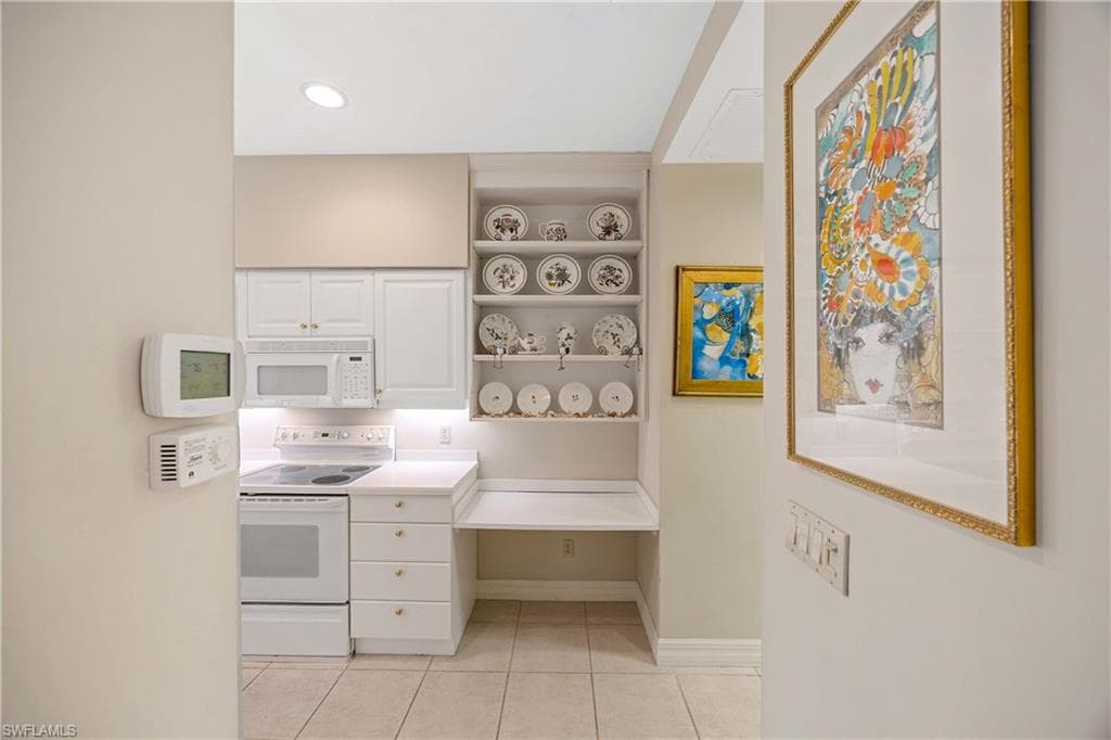 995 6th St S B1, Naples, FL 34102-13