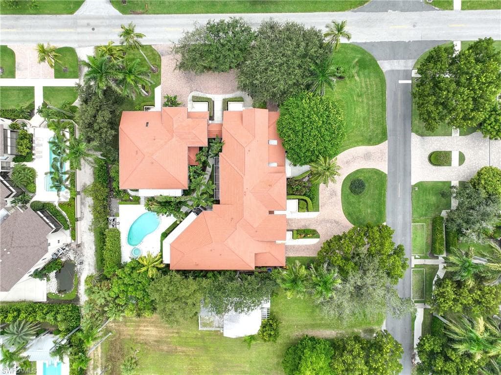 995 6th St S B1, Naples, FL 34102-29