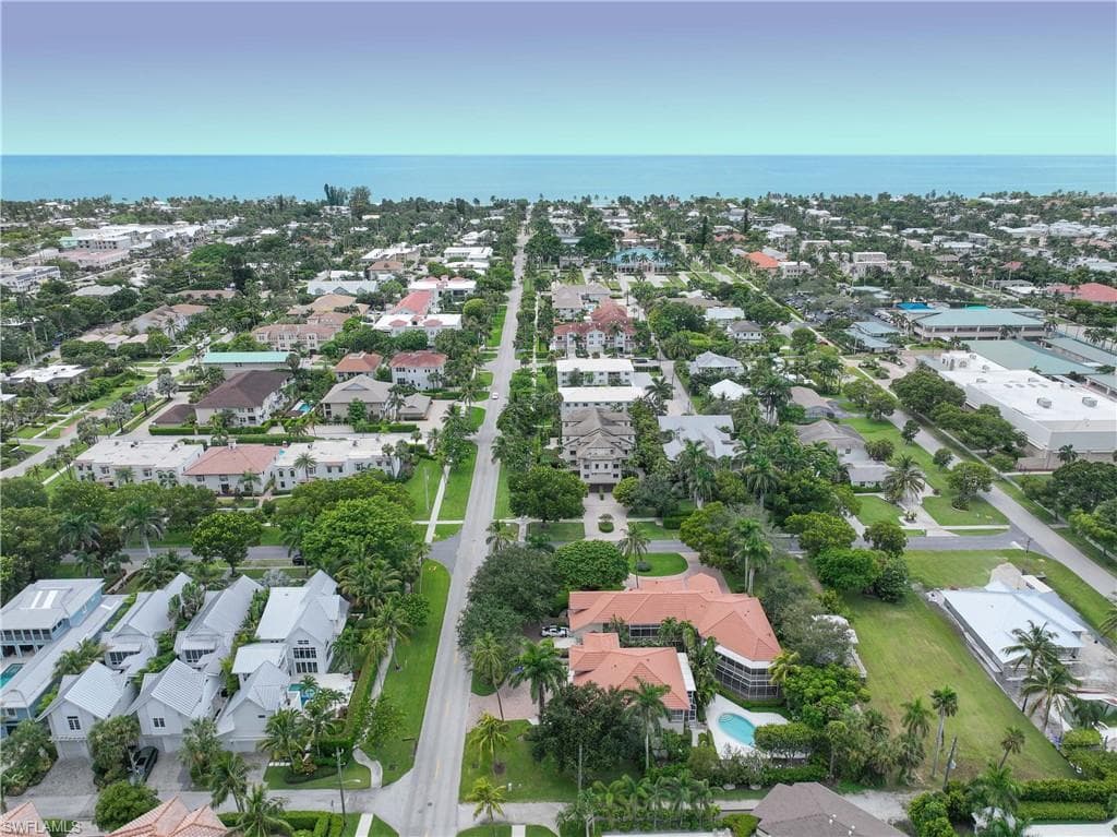 995 6th St S B1, Naples, FL 34102-31