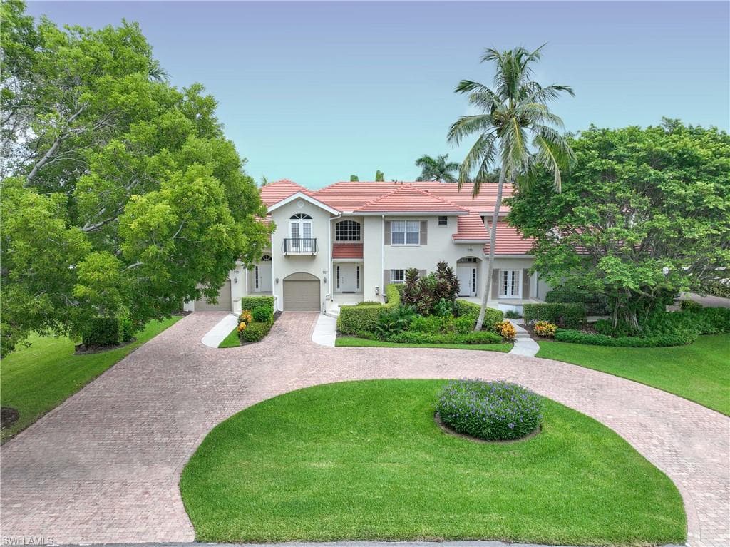 995 6th St S B1, Naples, FL 34102-34