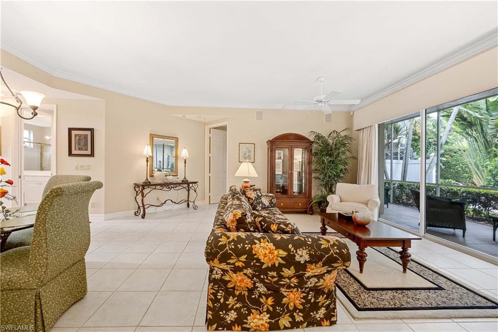 995 6th St S B1, Naples, FL 34102-6