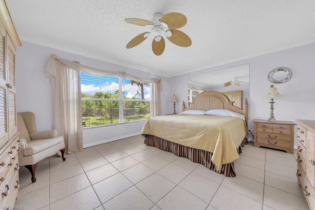 4736 25th Ave SW, Naples, FL 34116-8