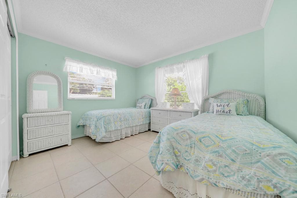 4736 25th Ave SW, Naples, FL 34116-12