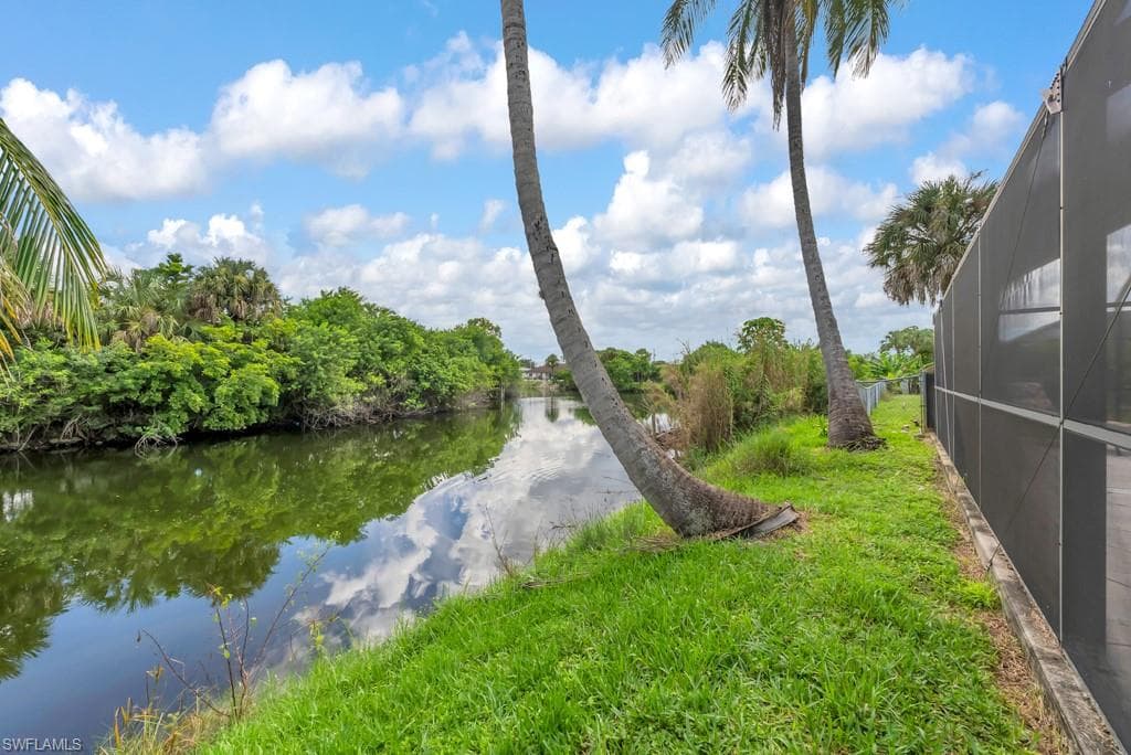 4736 25th Ave SW, Naples, FL 34116-17