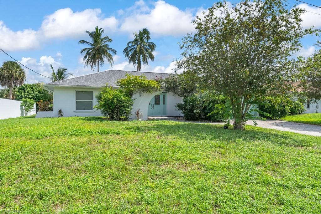 4736 25th Ave SW, Naples, FL 34116-19