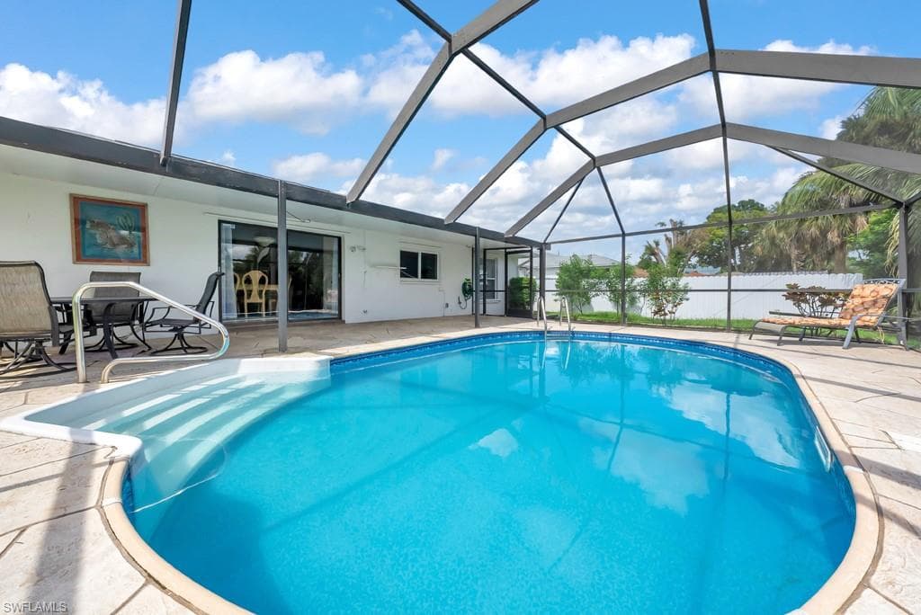4736 25th Ave SW, Naples, FL 34116-21