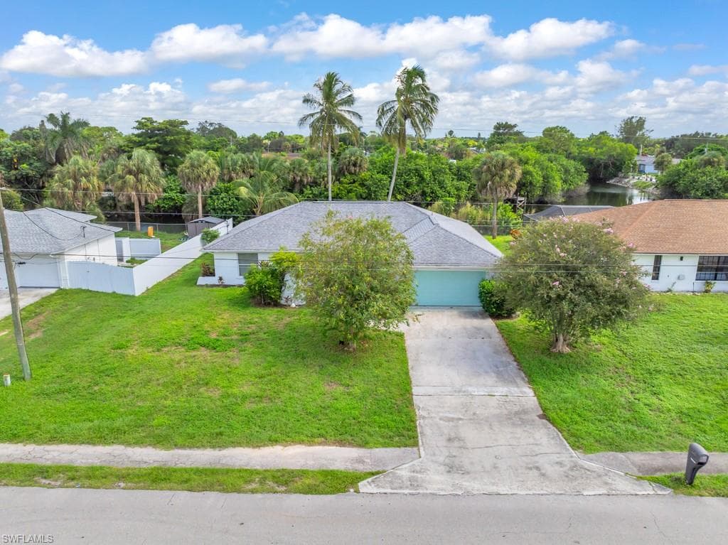 4736 25th Ave SW, Naples, FL 34116-23