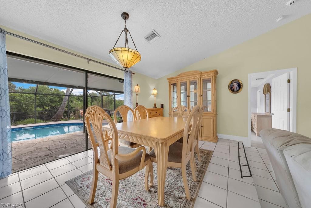 4736 25th Ave SW, Naples, FL 34116-6