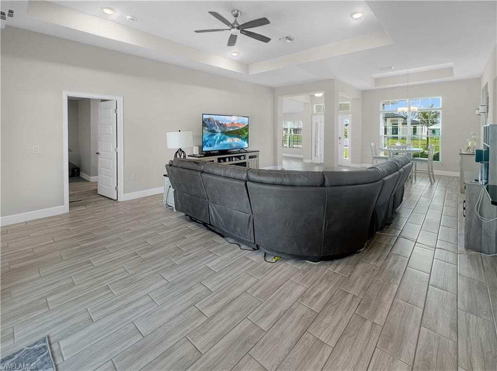2729 5th Ter, Cape Coral, FL 33993-12