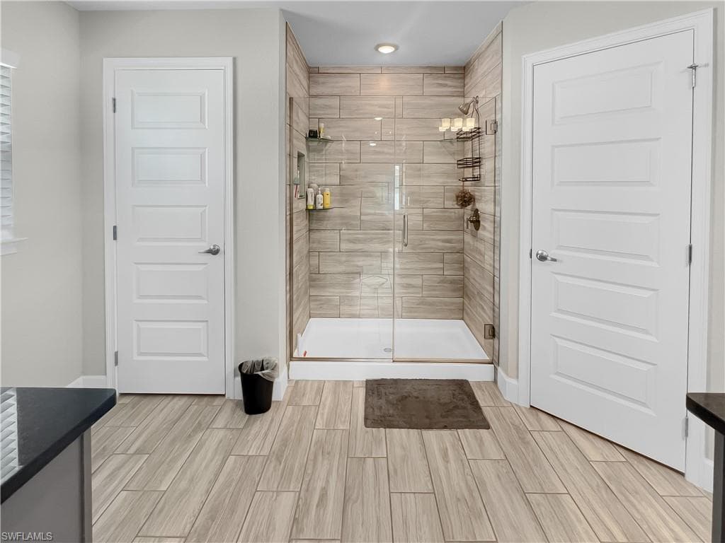 2729 5th Ter, Cape Coral, FL 33993-17
