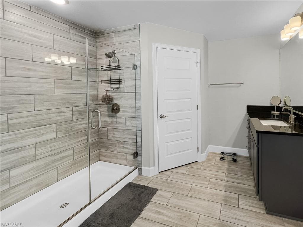 2729 5th Ter, Cape Coral, FL 33993-18