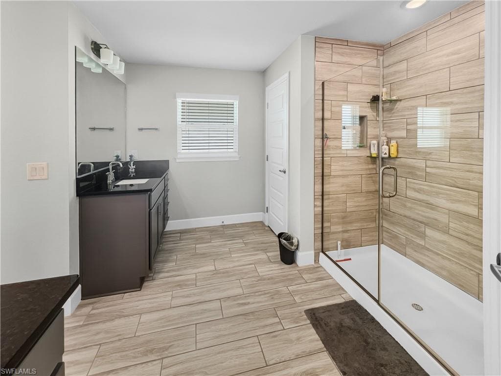 2729 5th Ter, Cape Coral, FL 33993-19