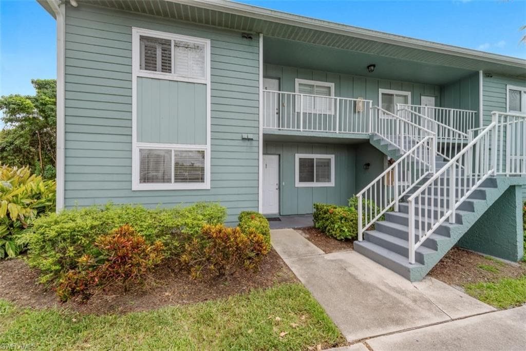 134 Cypress Way E 301, Naples, FL 34110-1