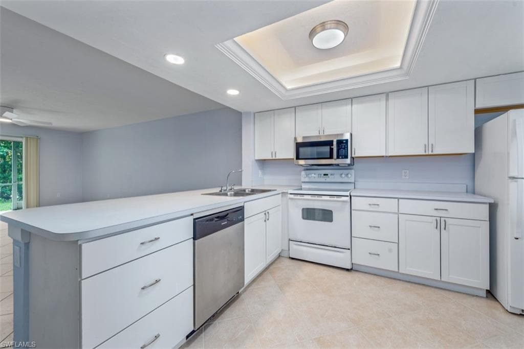 134 Cypress Way E 301, Naples, FL 34110-4