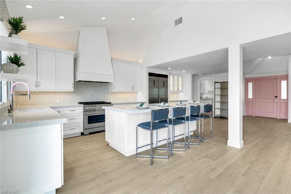151 Bayview Ave, Naples, FL 34108-11