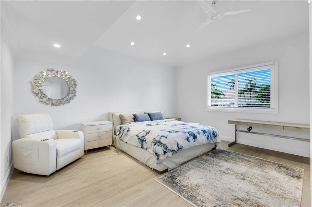 151 Bayview Ave, Naples, FL 34108-17