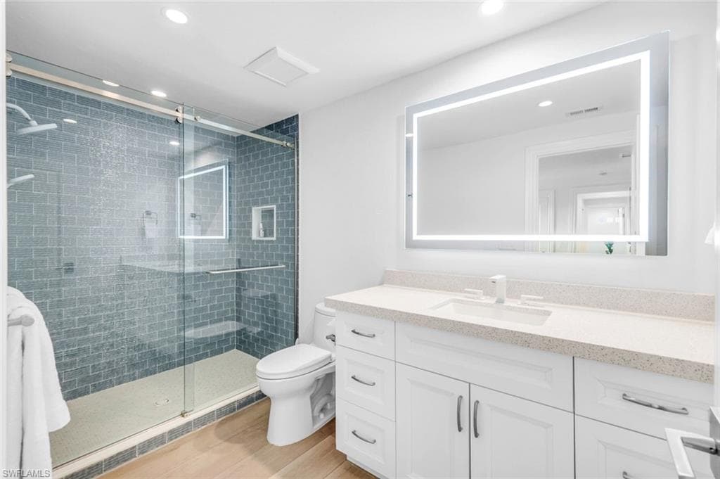 151 Bayview Ave, Naples, FL 34108-22