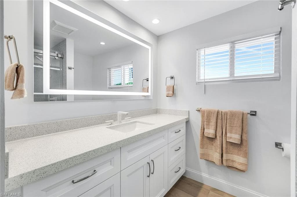 151 Bayview Ave, Naples, FL 34108-24