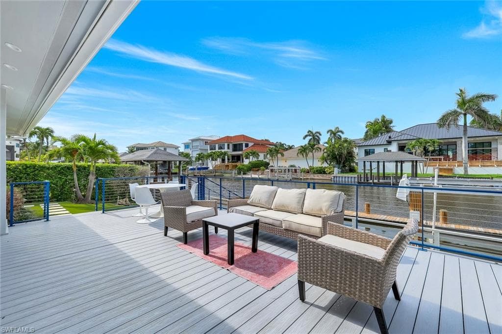 151 Bayview Ave, Naples, FL 34108-27