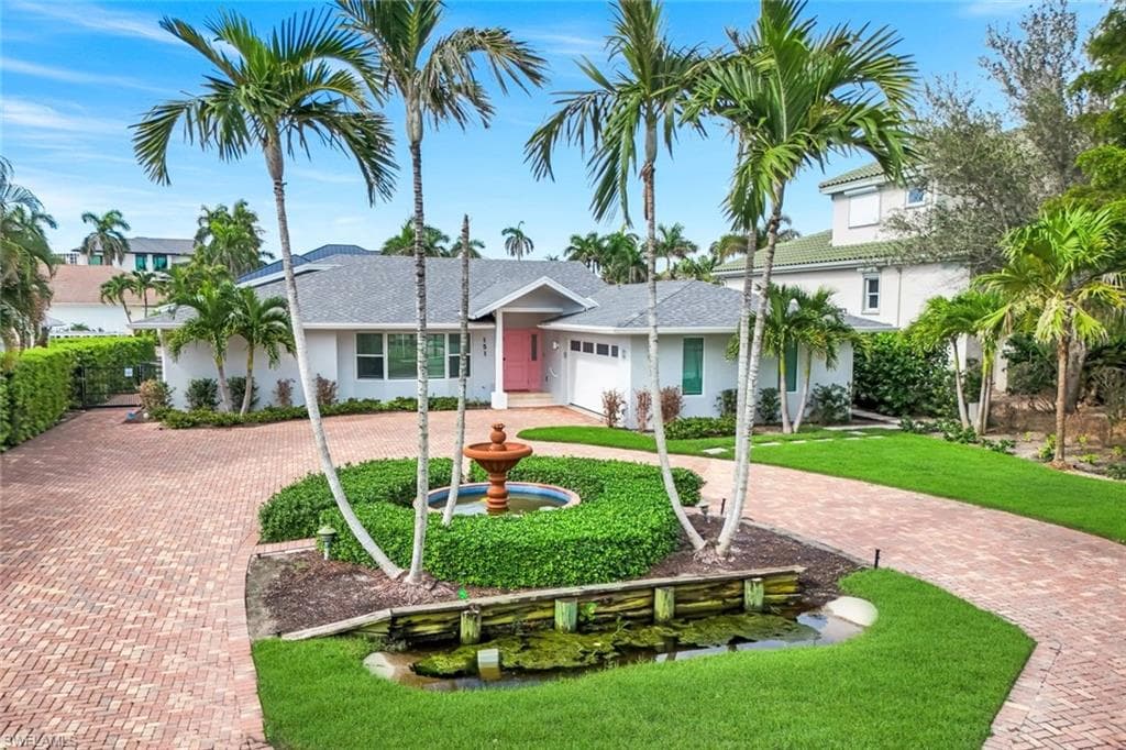 151 Bayview Ave, Naples, FL 34108-1