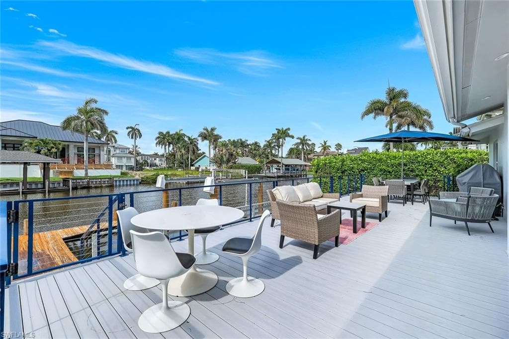 151 Bayview Ave, Naples, FL 34108-30