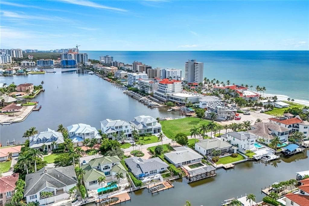 151 Bayview Ave, Naples, FL 34108-35