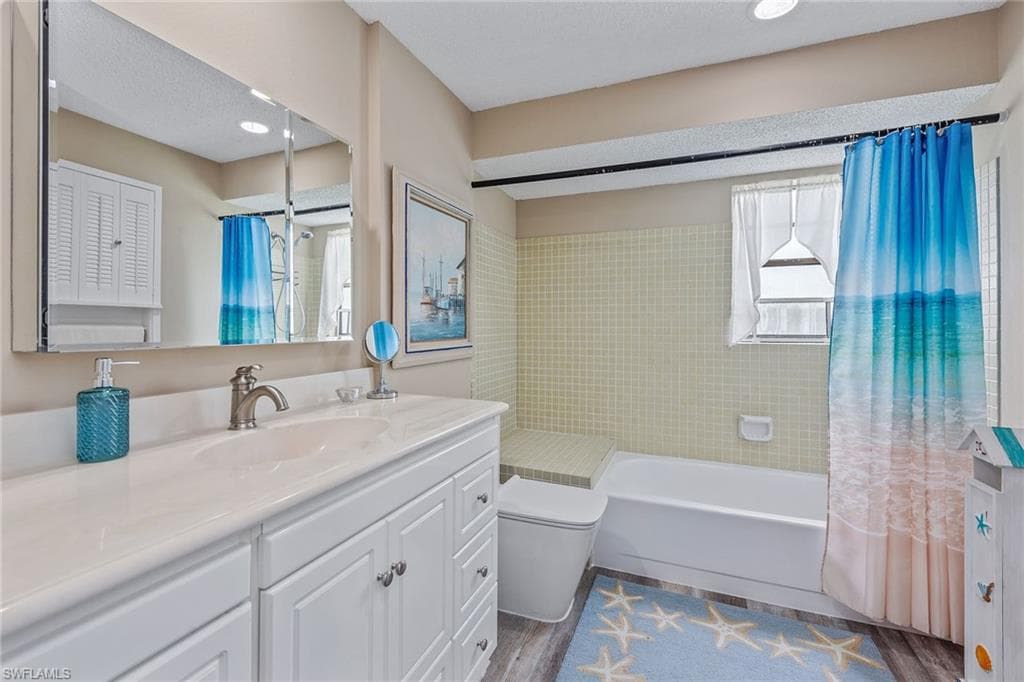 4841 Molokai Dr 13, Naples, FL 34112-23