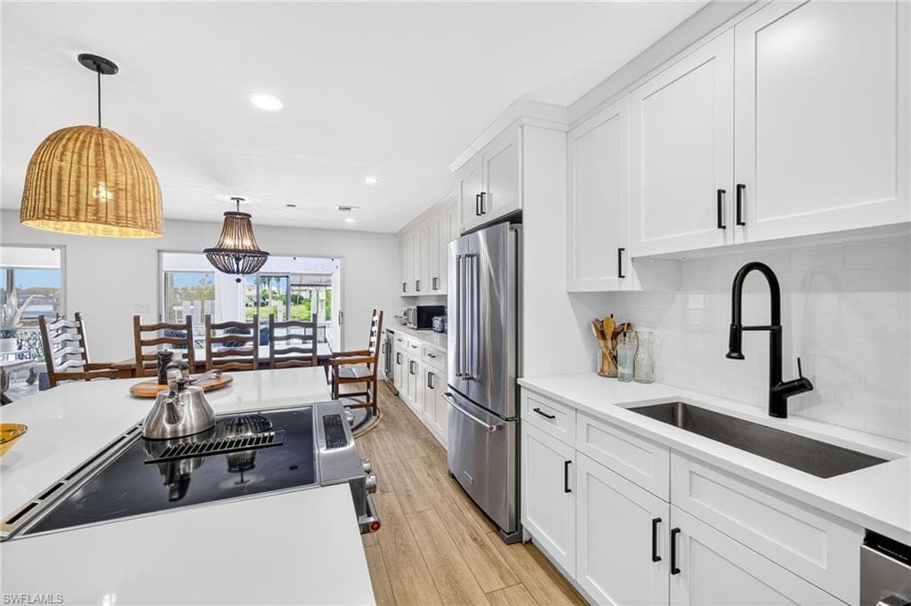 160 San Salvador St, Naples, FL 34113-9