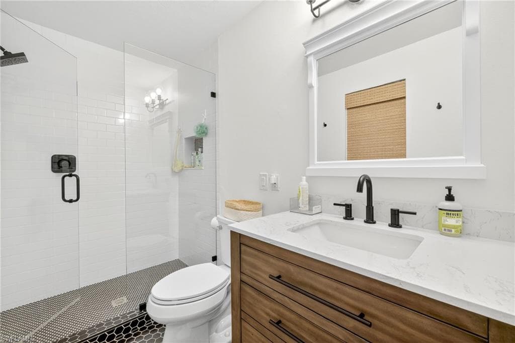 160 San Salvador St, Naples, FL 34113-16