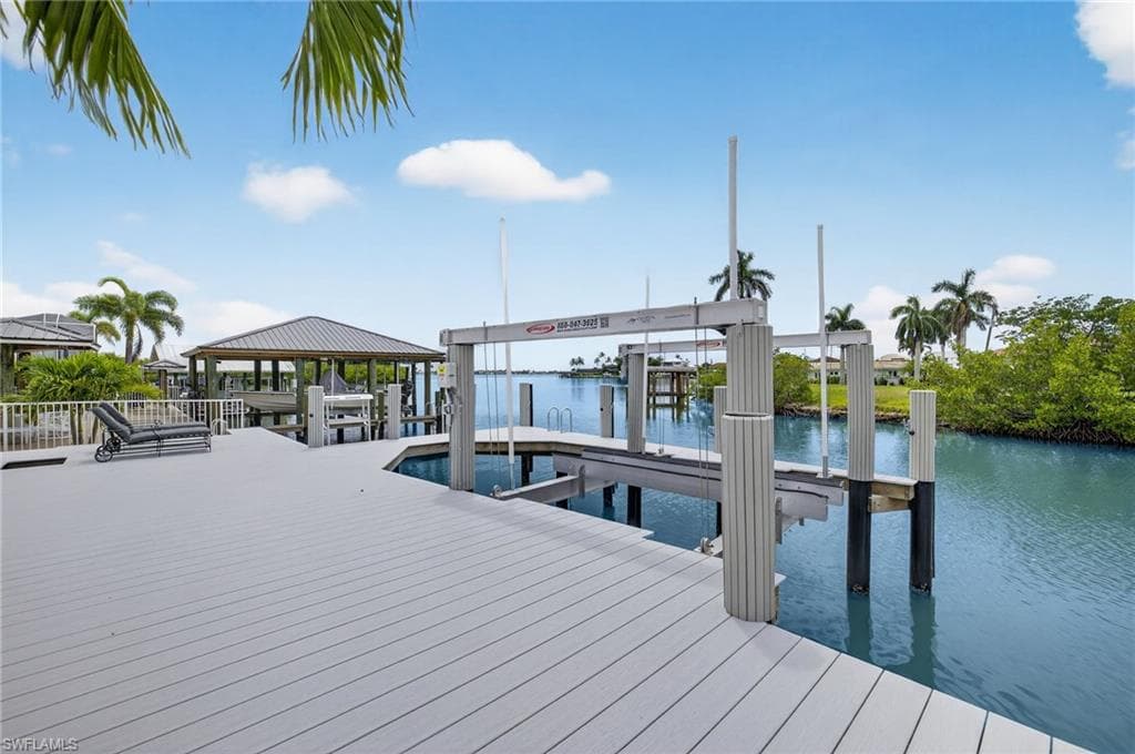 160 San Salvador St, Naples, FL 34113-24