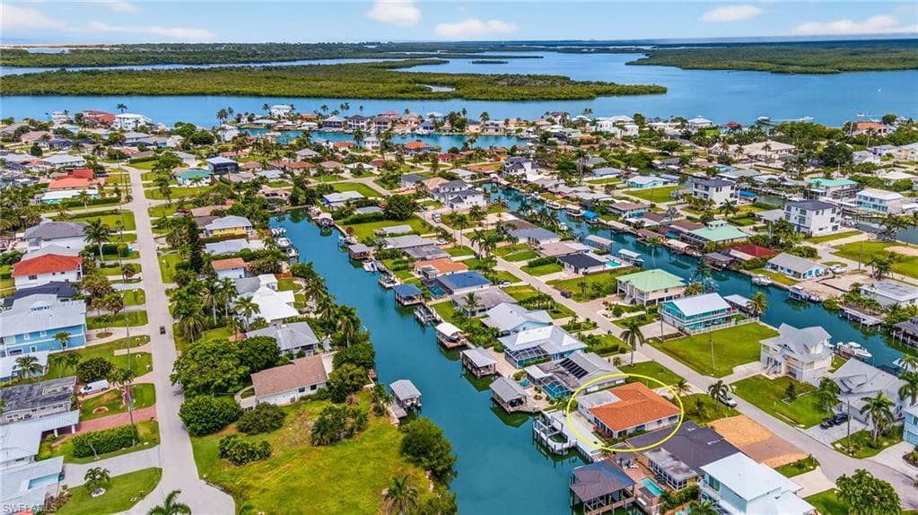 160 San Salvador St, Naples, FL 34113-32