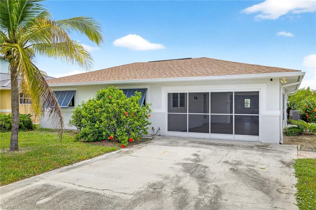 160 San Salvador St, Naples, FL 34113-2