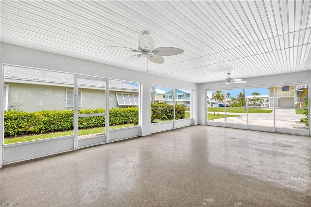 160 San Salvador St, Naples, FL 34113-3