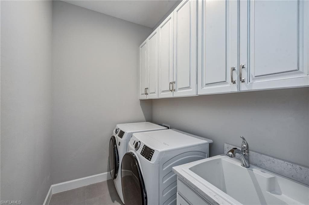 3421 Wellfleet Ln, Naples, FL 34114-26