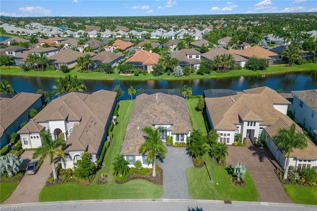 3421 Wellfleet Ln, Naples, FL 34114-37