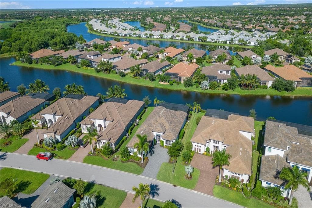 3421 Wellfleet Ln, Naples, FL 34114-38