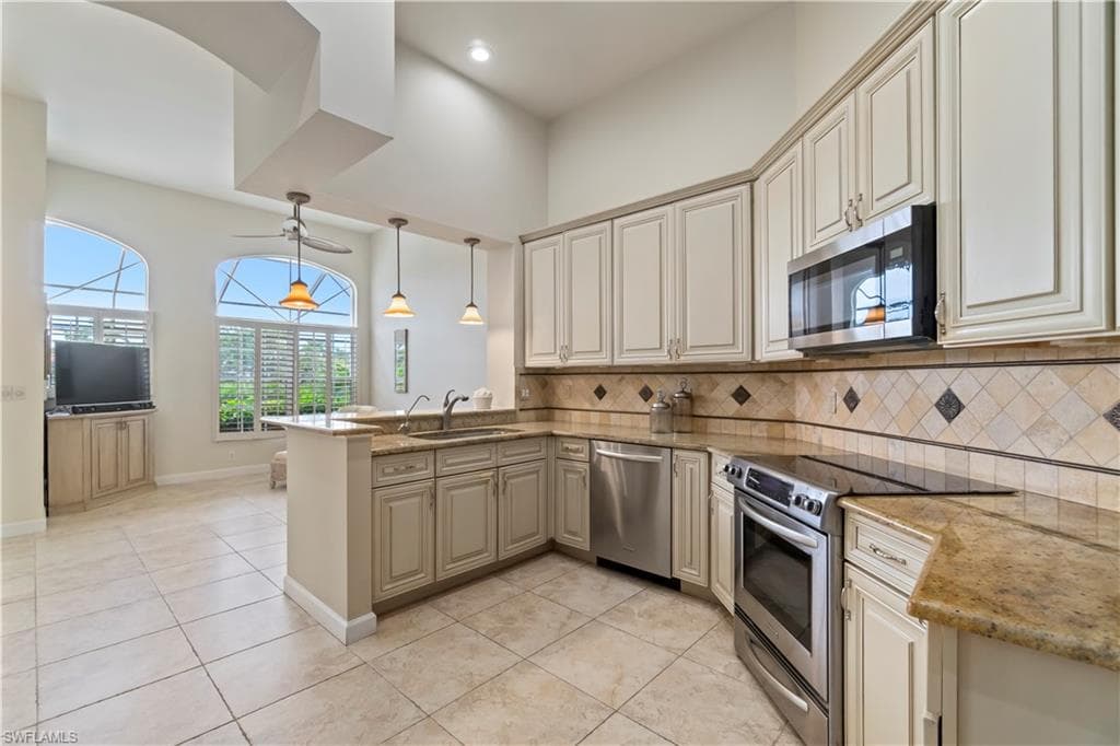 15279 Devon Green Ln, Naples, FL 34110-12