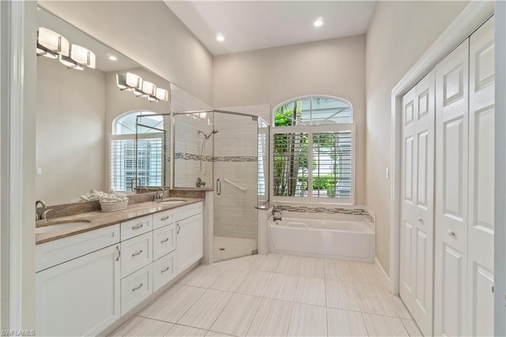 15279 Devon Green Ln, Naples, FL 34110-21