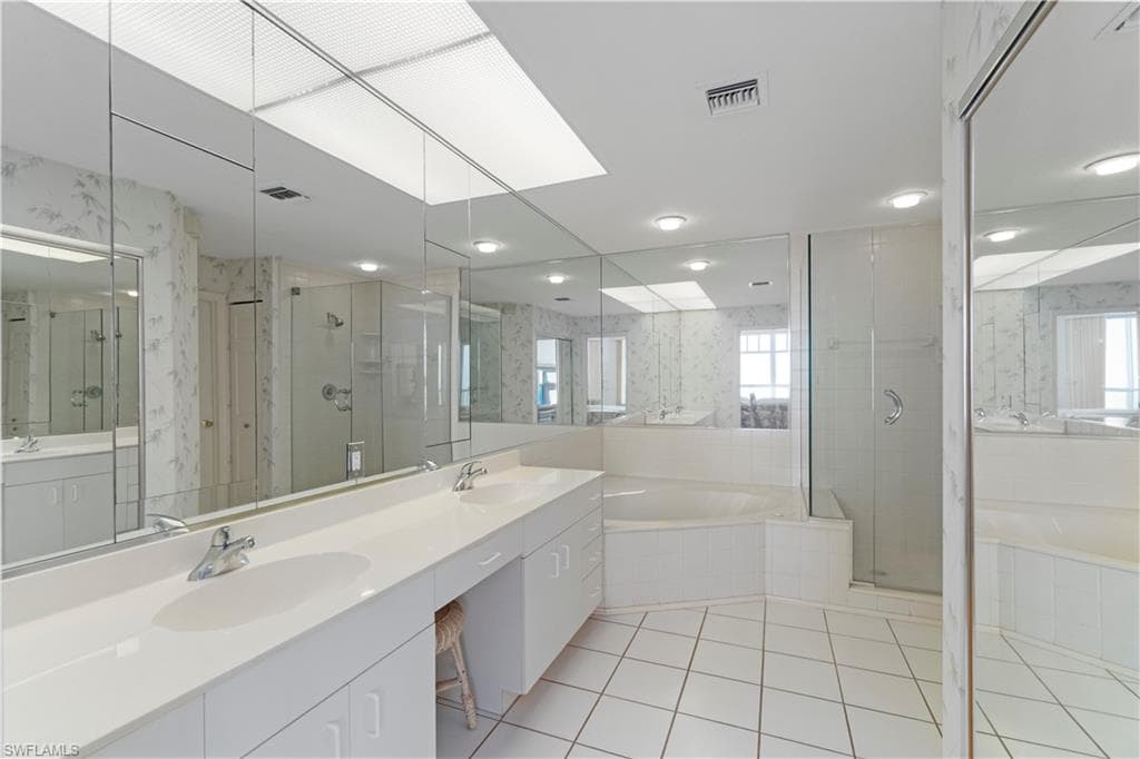 267 Barefoot Beach Blvd 204, Bonita Springs, FL 34134-16