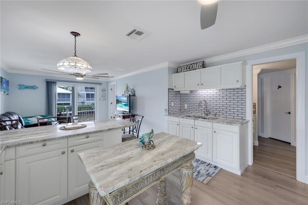 691 Palm Dr, Goodland, FL 34140-9