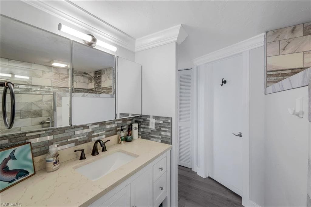 691 Palm Dr, Goodland, FL 34140-25