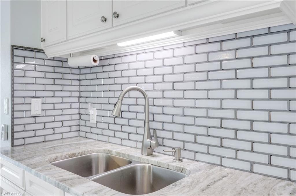 691 Palm Dr, Goodland, FL 34140-26