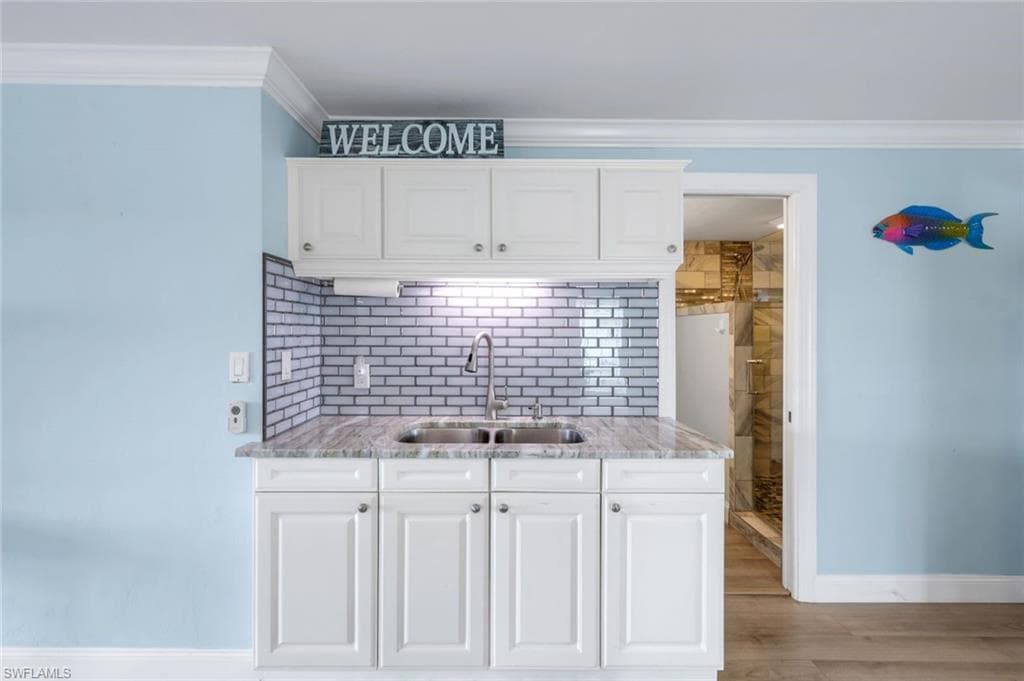 691 Palm Dr, Goodland, FL 34140-27