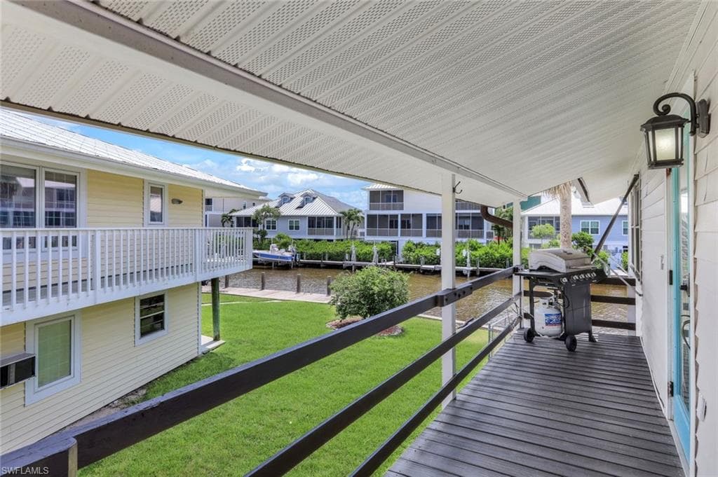 691 Palm Dr, Goodland, FL 34140-31