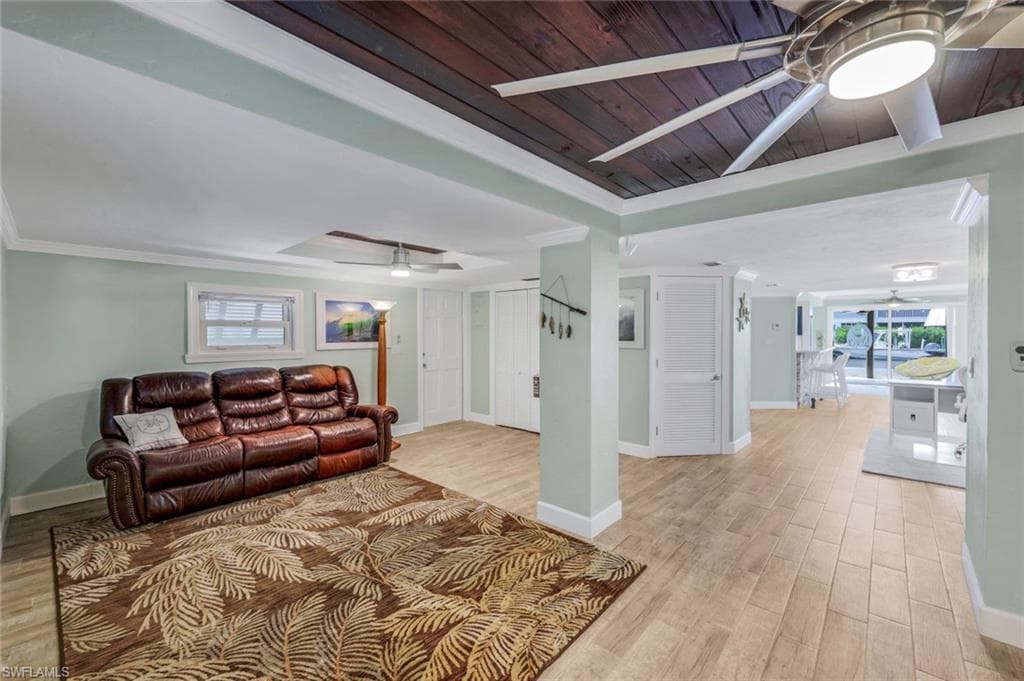 691 Palm Dr, Goodland, FL 34140-33