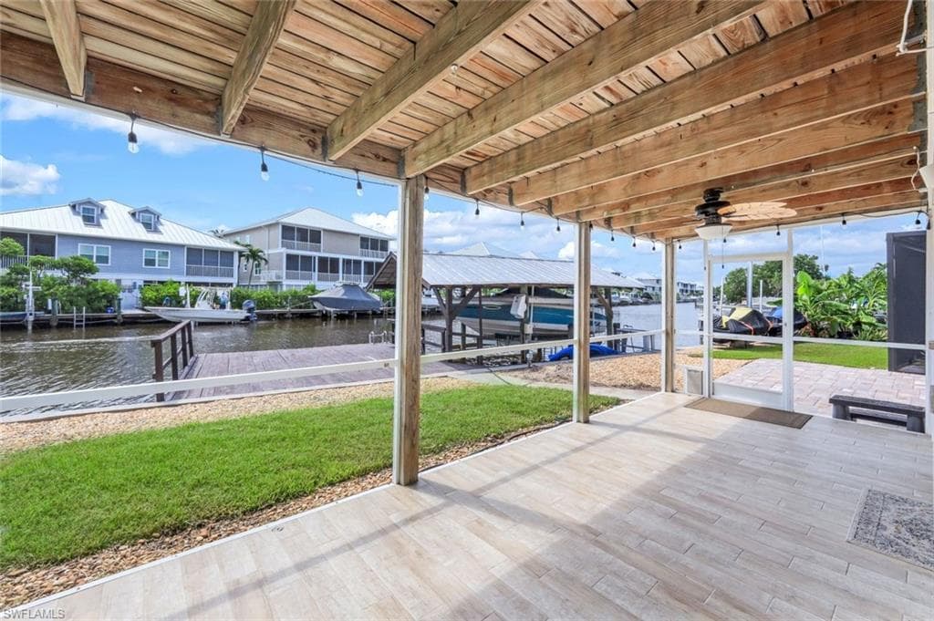 691 Palm Dr, Goodland, FL 34140-43