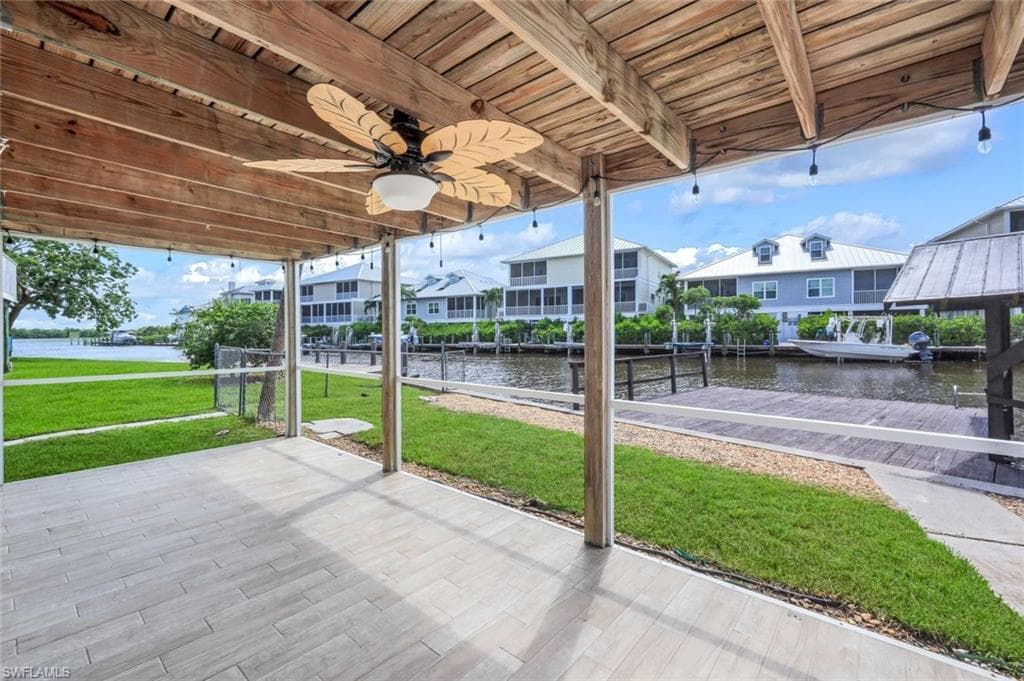 691 Palm Dr, Goodland, FL 34140-44