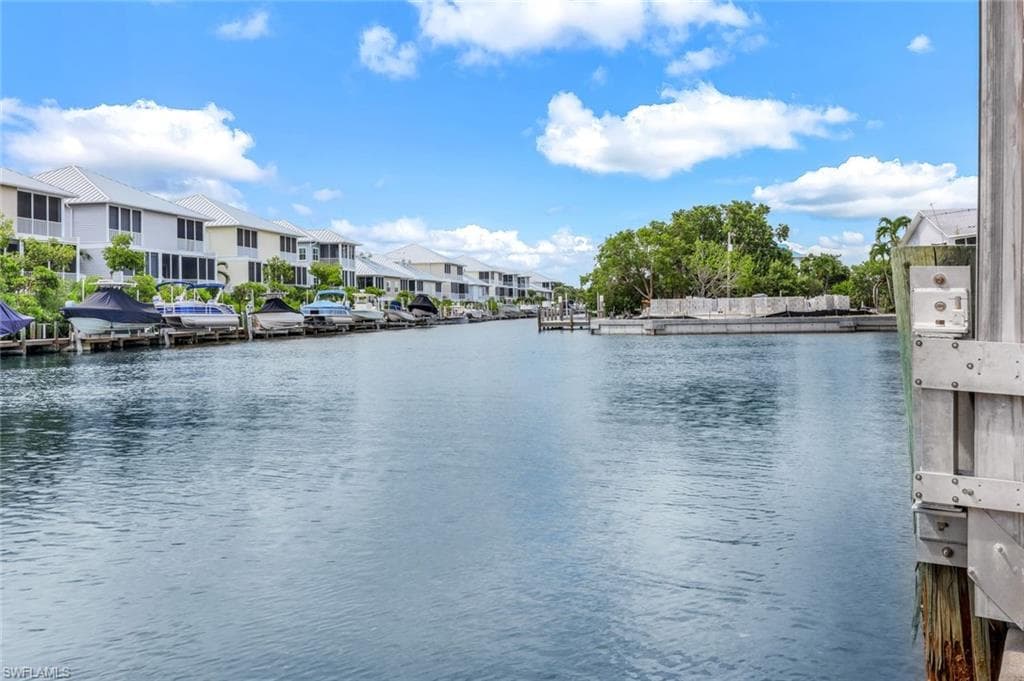 691 Palm Dr, Goodland, FL 34140-5